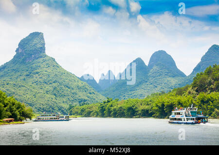 Crociera sul fiume li guilin cina Foto Stock