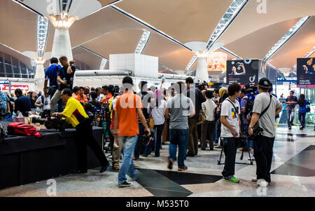 Kuala Lumpur, Malesia. 8 Marzo, 2014. Presso l'Aeroporto Internazionale di Kuala Lumpur (KLIA) quando MH370 piano scomparsi dal radar. © Danny Chan Foto Stock