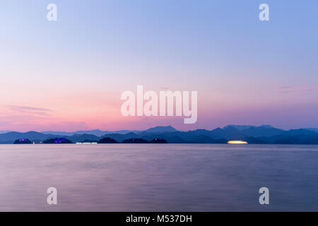 Hangzhou mille isola nel Lago Tramonto Foto Stock