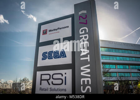 Sonic the Hedgehog sulla SEGA Europe HQ, 27 Great West Road, Brentford, Middlesex, Regno Unito Foto Stock