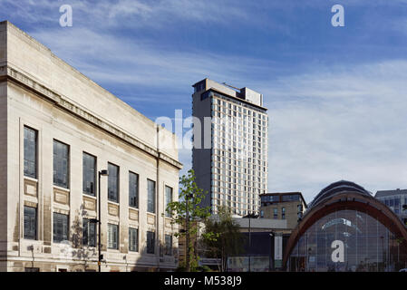 UK,South Yorkshire,Sheffield,Tudor Square,Biblioteca,St Pauls Torre e i giardini invernali Foto Stock