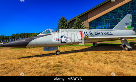 McMinnville, Oregon - Agosto 21, 2017: US Air Force Convair F-106 Delta Dart in mostra a Evergreen Aviation & Space Museum. Foto Stock