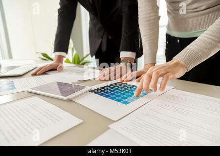 Team di architetti urbano a lavorare ad un nuovo progetto Foto Stock