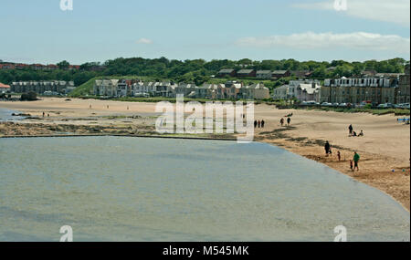 A North Berwick, Scozia, la vista della spiaggia e della piscina di marea Foto Stock