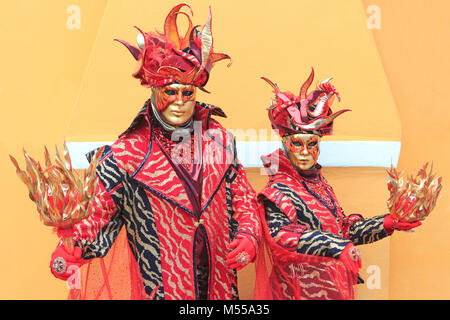 Il re sole e la regina durante il Carnevale di Venezia (Carnevale di Venezia) a Burano ( (Venezia), Italia Foto Stock