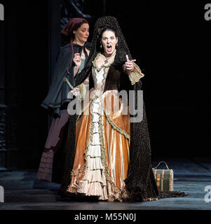 Cardiff, Galles. 19 Feb, 2018. Welsh National Opera presenta Don Giovanni. Donna Elvira Elizabeth Watt Credito: Thomas Bowles/Alamy Live News Foto Stock
