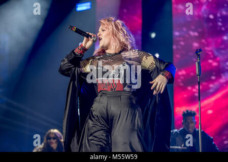 Manchester, Regno Unito. Xx Febbraio 2018. Grazia Davies esegue sull'apertura notturna del Regno Unito del 2018 X Factor Live tour all'Arena di Manchester 20/02/2018 Credit: Gary Mather/Alamy Live News Foto Stock