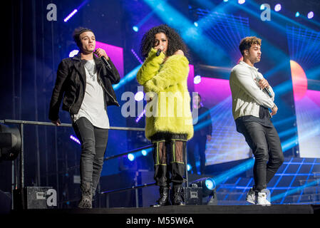 Manchester, Regno Unito. Xx Febbraio 2018. Il Cutkelvins eseguire sull'apertura notturna del Regno Unito del 2018 X Factor Live tour all'Arena di Manchester 20/02/2018 Credit: Gary Mather/Alamy Live News Foto Stock