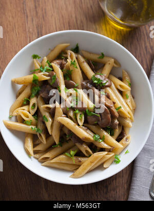 La pasta con il sugo di funghi Foto Stock