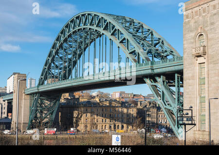 Newcastle upon Tyne Bridge, vista del landmark Tyne ponte che attraversa il fiume Tyne in Newcastle, Tyne and Wear, England, Regno Unito Foto Stock