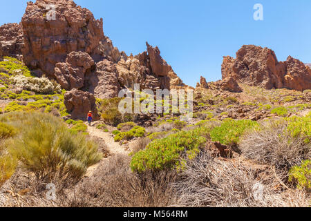 Parco Nazionale del Teide trail isola di Tenerife con donna Foto Stock