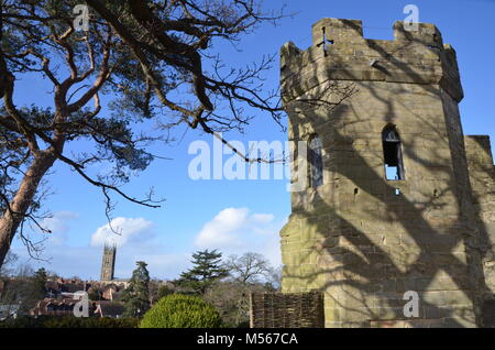 Vista della città di warwick dallo storico castello di Warwick warwickshire Inghilterra gran bretagna Foto Stock