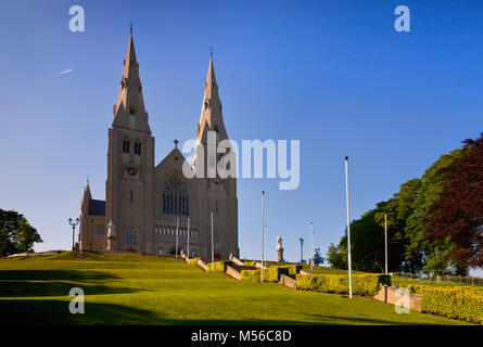 Alla fine del XIX secolo San Patrizio Gothic Revival stile, Cattedrale cattolica romana, Downpatrick, County Down, Irlanda del Nord Foto Stock