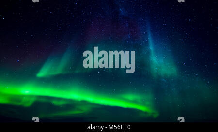 Aurora australia nei cieli sopra l'antartide Foto Stock