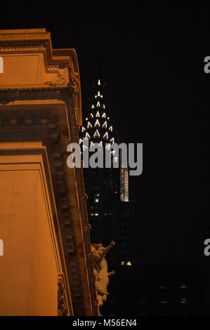 Chrysler building a Grand Central Station di notte Foto Stock