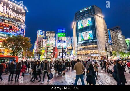 Incrocio di Shibuya Tokyo Giappone Hachiko Square Foto Stock
