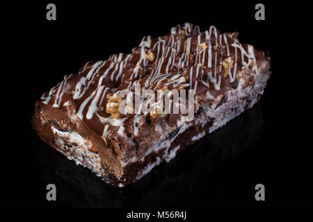 Torta rettangolare con noci e cioccolato Foto Stock