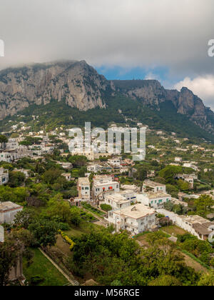 Vista da Capri centro città a Monte Solaro, Capri, Italia. Foto Stock