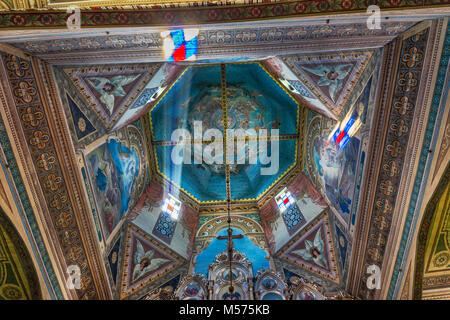 Raggi di sole, decorazione policromo, cupola alla Chiesa Greco-Cattolica, villaggio di Iltsi vicino Verkhovyna, Carpazi, Regione Hutsul, Ucraina Foto Stock