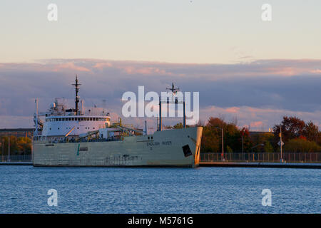 Il fiume inglese Lago Freighter passando attraverso il Welland Canal Foto Stock