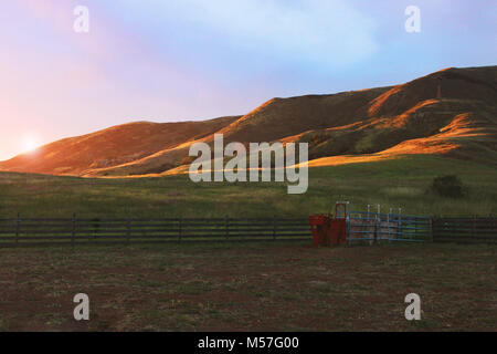 Tramonto dell'azienda agricola Foto Stock