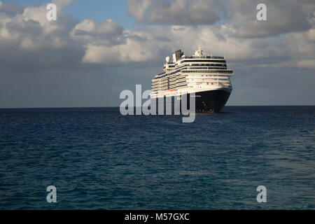 Niew Amsterdam a Half Moon Cay, Bahamas Foto Stock