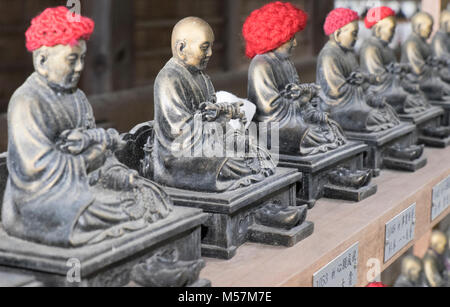 Itsukushima, noto anche come Miyajima, è una piccola isola nella baia di Hiroshima, Giappone occidentale Foto Stock