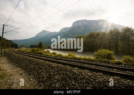 Belle montagne in splendido alpi svizzere in Svizzera, Europa su un viaggio su strada viaggio Foto Stock