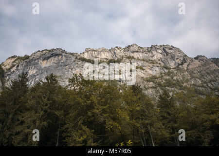 Belle montagne in splendido alpi svizzere in Svizzera, Europa su un viaggio su strada viaggio Foto Stock