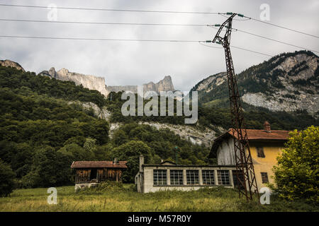 Belle montagne in splendido alpi svizzere in Svizzera, Europa su un viaggio su strada viaggio Foto Stock