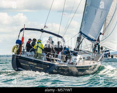 Racing yacht 'Growler' compete durante la Schull 2017 Vitelli settimana, Schull, County Cork, Irlanda con copia spazio. Foto Stock