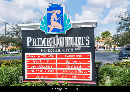 Miami Florida,Florida City,prime Outlets,shopping shopper shopper negozi mercati di mercato di vendita di acquisto, negozi al dettaglio negozi business b Foto Stock