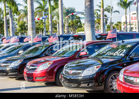 Miami Florida,GM,General Motors,Saturn,Aura,auto,nuova,commerciante,lotto di concessionaria,automobili,vendita,speciale,zero per cento,FL080202028 Foto Stock