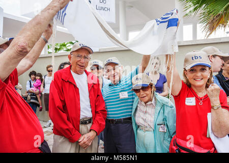 Miami Beach Florida, Temple Beth Sholom, sinagoga, ebraico, Mitzvah Weekend, volontari volontari volontari lavoratori del lavoro di volontariato, lavoro di squadra che lavorano insieme Foto Stock