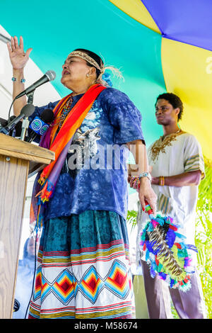 Miami Florida, Virginia Key, Beach Park, cerimonia di apertura Grand Re, segregazione, movimento per i diritti civili, Caribe Tribal Indian Queen Catherine Hummingbird RAM Foto Stock