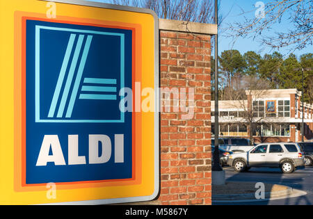 ALDI store in Metro Atlanta, la Georgia è parte della international sconto catena di supermercati di base in Germania con oltre 10.000 negozi in 18 paesi. Foto Stock