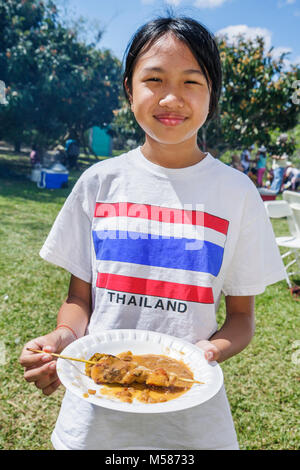 Miami Florida,Homestead,Redlands,Fruit & Spice Park,Asian Culture Festival,festival fair,Thai,ragazze bambine,giovani,donne bambini Thailandia,chic Foto Stock