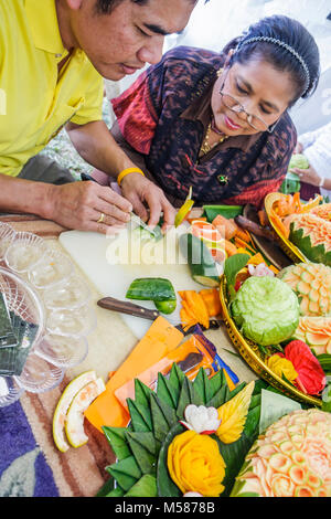 Miami Florida,Homestead,Redlands,Fruit & Spice Park,Asian Culture Festival,festival fair,Thai,Thailandia,frutta scolpita,verdura,verdura,cibo,lezione, Foto Stock