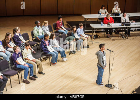 Miami Florida, Arsht Performing Arts Center, The Miami Herald Spelling Bee, test, esame, competizione, multiculturale, Africa Nera, ispanica Asiatica mix diversi Foto Stock