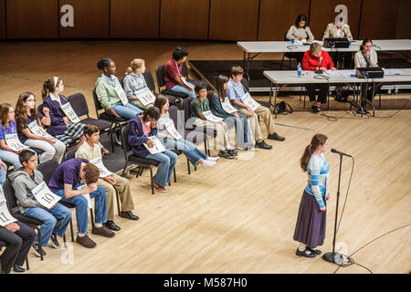 Miami Florida,Arsht Performing Arts Center,The Miami Herald Spelling Bee,test,esame,competizione,multiculturale,nero,ispanico Asiatico mix diversificato d Foto Stock