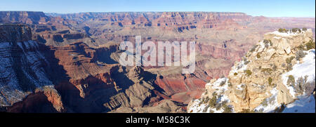 Parco Nazionale del Grand Canyon South Rim Moran Point . (10,526 x 3776) Vista dal punto di Moran (altezza: 7160 piedi / 2182 metri) lungo la Desert View Drive sul bordo sud del Parco Nazionale del Grand Canyon. La geologia è una caratteristica prominente in qualsiasi Grand Canyon viewpoint ma al punto di Moran tre principali gruppi rock sono chiaramente visibili. Il Paleozoico stratificata rocce rappresentano le rocce sedimentarie che costituiscono la maggior parte del Grand Canyon di profondità. Il Grand Canyon supergruppo rappresenta una porzione significativa del canyon del record geologico anche se è solo in isolati resti visibile solo a pochi punti Foto Stock