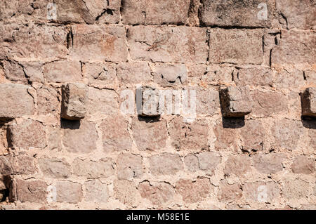 Merola - Castello. Al momento solo la parete tramuntana dell'omaggio tower è conservato. Crollato metà torre terminata con merlature, merli. Puig- Foto Stock