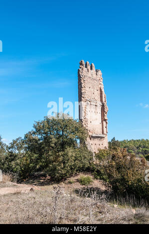 Merola - Castello. Al momento solo la parete tramuntana dell'omaggio tower è conservato. Crollato metà torre terminata con merlature, merli. Puig- Foto Stock