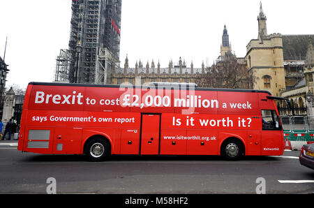 Il Brexit "Fatti Bus' in Piazza del Parlamento, Londra, prima che si avvii una nazionale 8 giorno del tour. Foto Stock