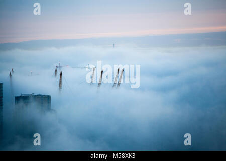 Arena O2 nella nebbia Foto Stock