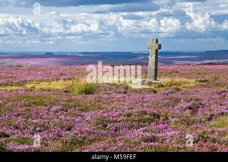 Il vecchio Ralph Cross Westerdale Moor North York Moors,North Yorkshire, Regno Unito Foto Stock