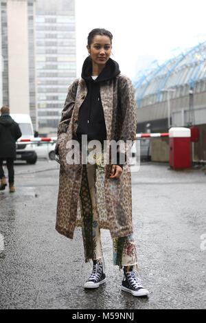 Londra, Grossbritannien. 19 Feb, 2018. Fenn O'Meally frequentando il Marques Almeida pista visualizza durante la London Fashion Week - Feb 19, 2018 - Credit: Pista Manhattan/Valentina Ranieri ***per solo uso editoriale*** | Verwendung weltweit/dpa/Alamy Live News Foto Stock