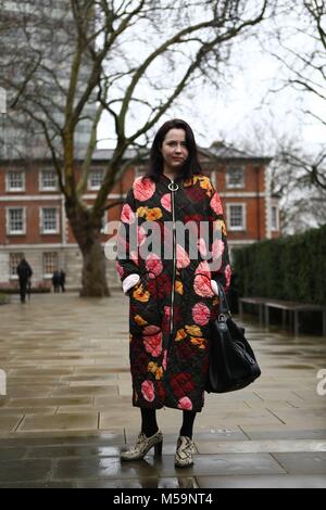 Londra, Grossbritannien. 19 Feb, 2018. Charlotte Whitehead frequentando il Christopher Kane pista visualizza durante la London Fashion Week - Feb 19, 2018 - Credit: Pista Manhattan/Valentina Ranieri ***per solo uso editoriale*** | Verwendung weltweit/dpa/Alamy Live News Foto Stock