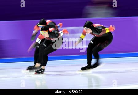 Pyeongchang, Corea del Sud. Il 21 febbraio, 2018. Team Canada competere durante il ladies team Pursuit finale B di pattinaggio di velocità a 2018 PyeongChang Giochi Olimpici Invernali a Gangneung ovale, Gangneung, Corea del Sud, Feb 21, 2018. Team Canada si è classificato quarto nel caso. Credito: Wang Song/Xinhua/Alamy Live News Foto Stock