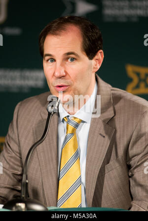 Waco, Texas, Stati Uniti d'America. Xvii Feb, 2018. Baylor Bears head coach Scott ha richiamato i colloqui alla stampa in occasione del gioco post intervista alla NCAA pallacanestro tra il Texas Tech Red Raiders e Baylor porta al centro di Ferrell a Waco, Texas. Matthew Lynch/CSM/Alamy Live News Foto Stock